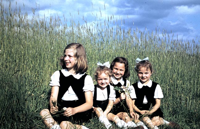 The Famous Scharna Sisters  (1960)